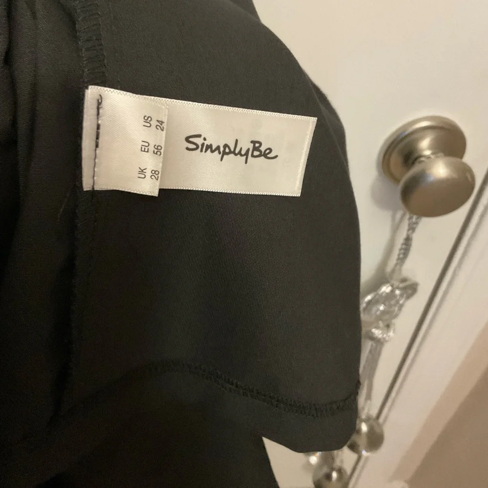Simply Be Black Long Vest with Belt - Picture 4 of 5